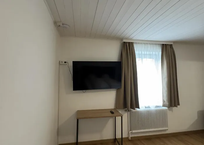 Rooms11 *