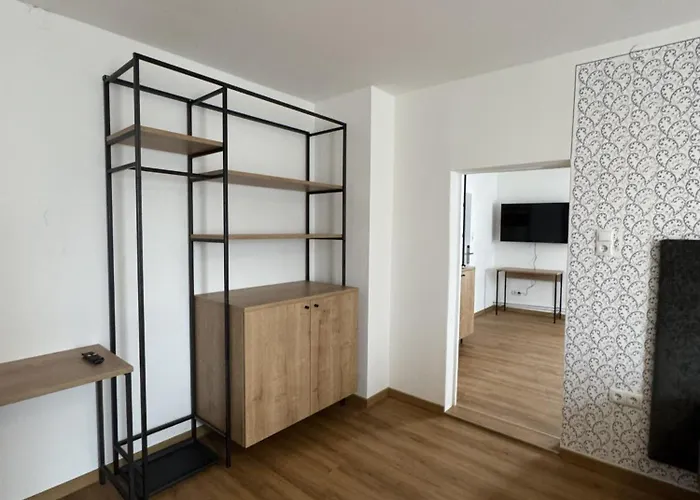 Rooms11 *