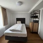 Otel Rooms11