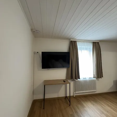 Rooms11 *
