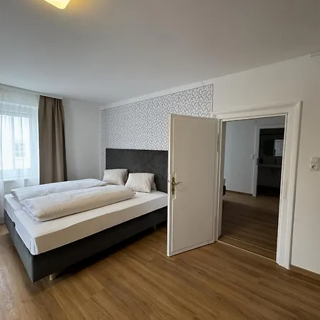 Otel Rooms11