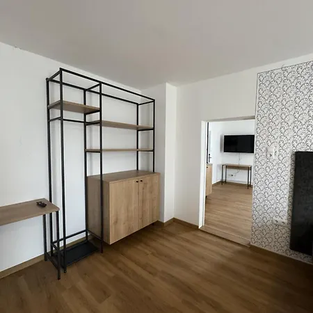 Rooms11 *