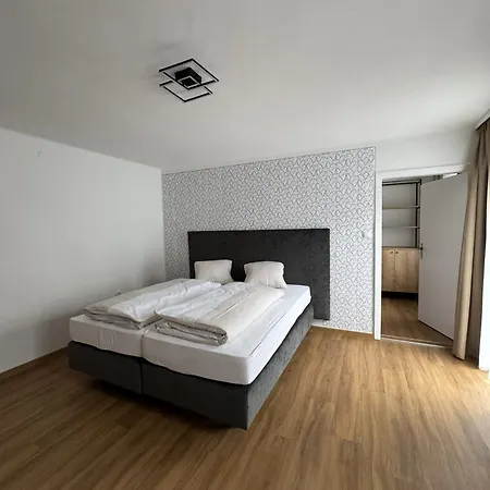 Otel Rooms11