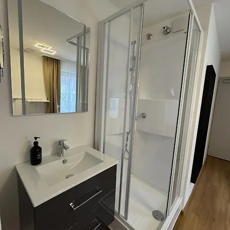 Otel Rooms11 *