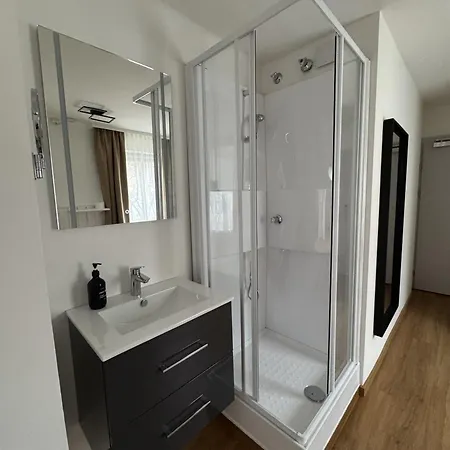 Otel Rooms11