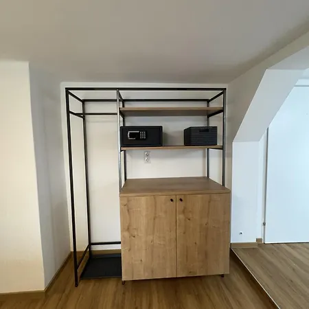 Rooms11 *