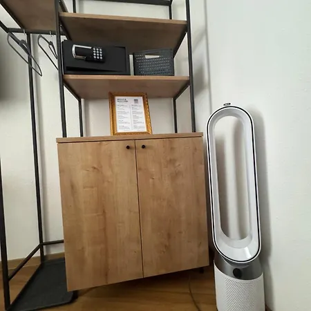 Rooms11 *