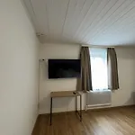 Rooms11 *
