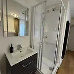 Hotel Rooms11 *