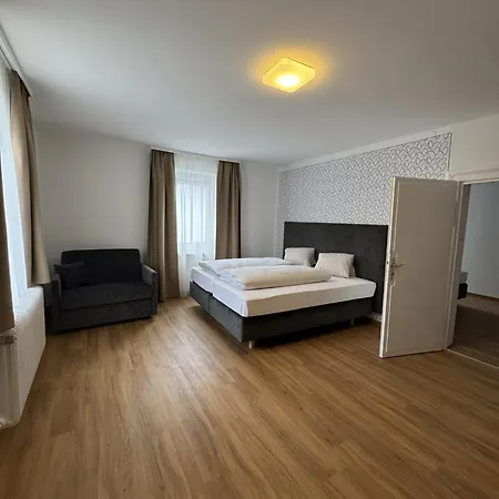 Rooms11 *