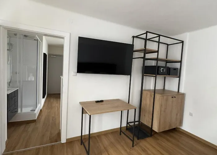 Hotel Rooms11