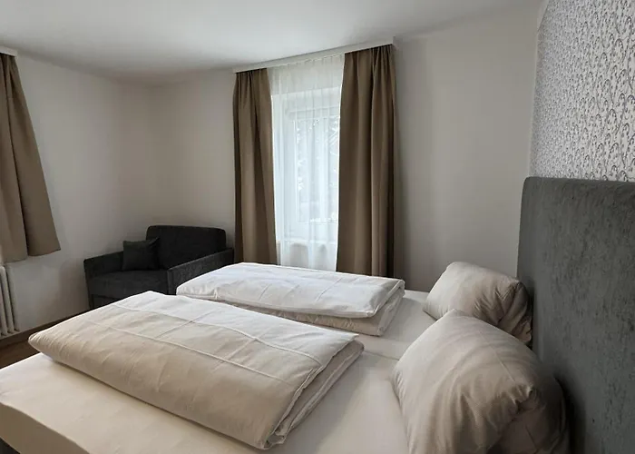 Rooms11 *