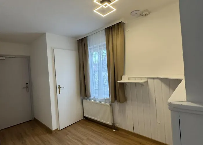 Rooms11 Hotel *