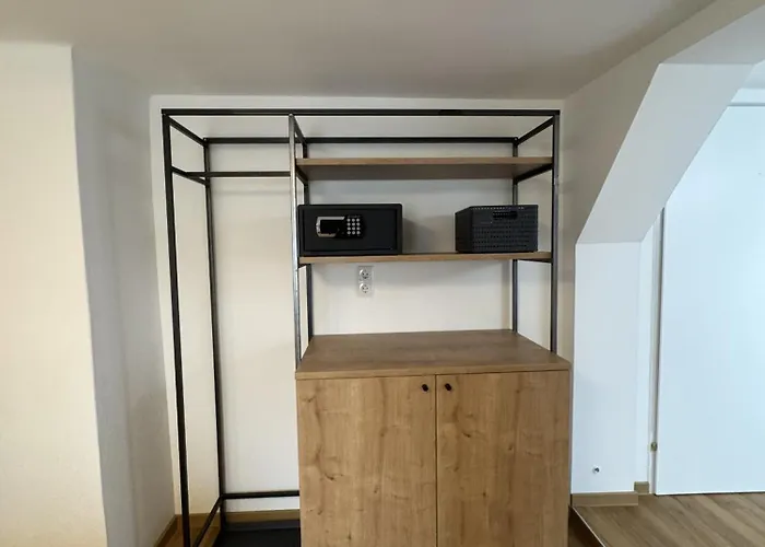 Rooms11 *